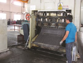 MA-01 MÁY KÉO GIÃN