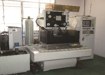 Cutters mold machine