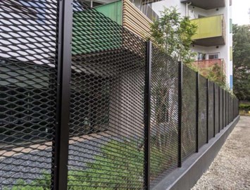 Lưới hình thoi làm hàng rào