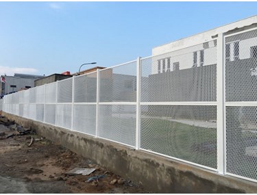 Lưới kéo giãn làm hàng rào