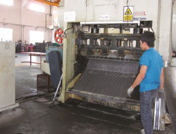 MA-01 MÁY KÉO GIÃN